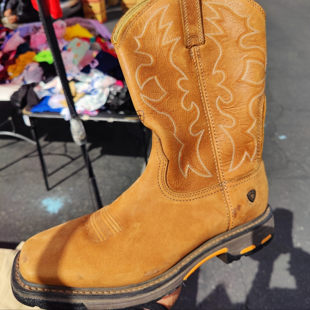 Men's Ariat ATS Max Boots size 12  GOOD CONDITION.